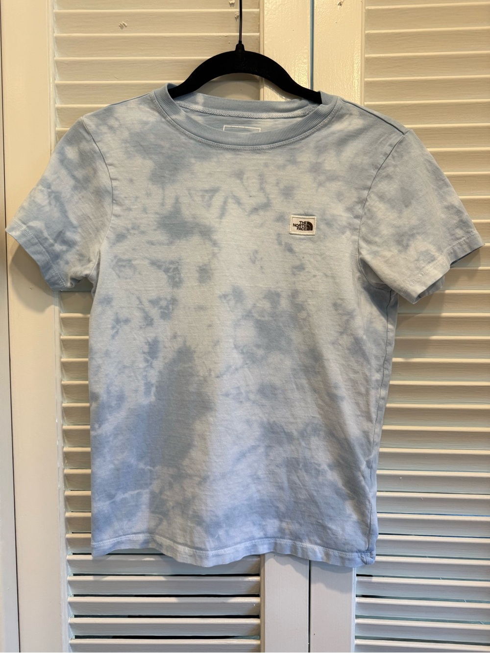The North Face women’s Light Blue Tie-Dye Tee